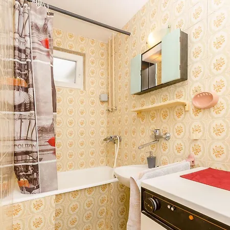 Lav * Stari Grad (Hvar)